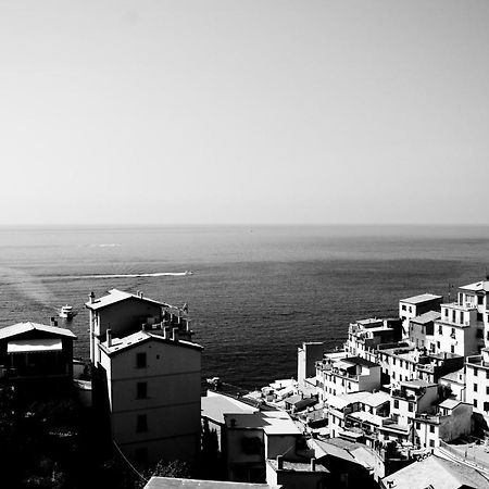 Отель Cinque Terre Coast To Coast Риомаджиоре Экстерьер фото